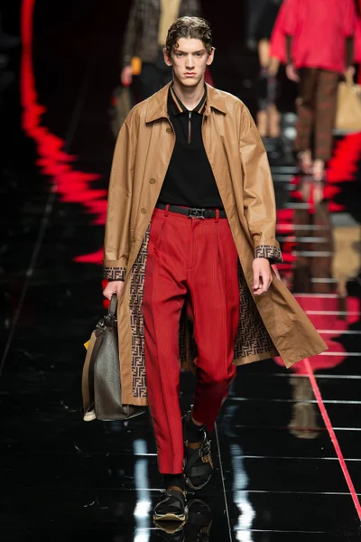 Look 18